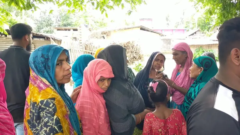 কৌশলে ডেকে নিয়ে ছুরিকাঘাত, পালিয়ে প্রাণ বাঁচালেন যুবক কৌশলে ডেকে নিয়ে ছুরিকাঘাত, পালিয়ে প্রাণ বাঁচালেন যুবক