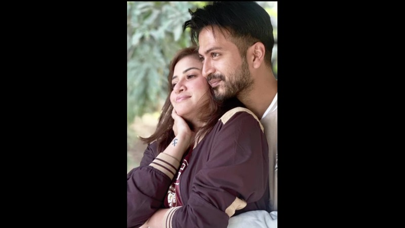 বিরতি ভেঙে একসঙ্গে ইয়াশ-তিশা বিরতি ভেঙে একসঙ্গে ইয়াশ-তিশা
