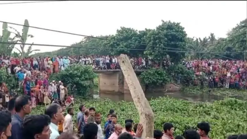 যশোরে ব্রিজ থেকে লাফ দিয়ে নিখোঁজ কিশোর