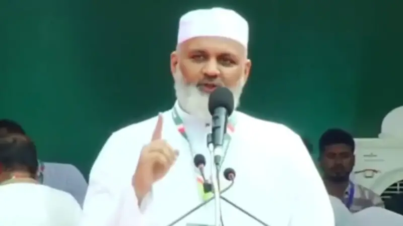 যারা আলেম-ওলামাদের রক্তে হাত রঞ্জিত করেছিল, তারা আজ পালিয়ে বেড়াচ্ছে যারা আলেম-ওলামাদের রক্তে হাত রঞ্জিত করেছিল, তারা আজ পালিয়ে বেড়াচ্ছে