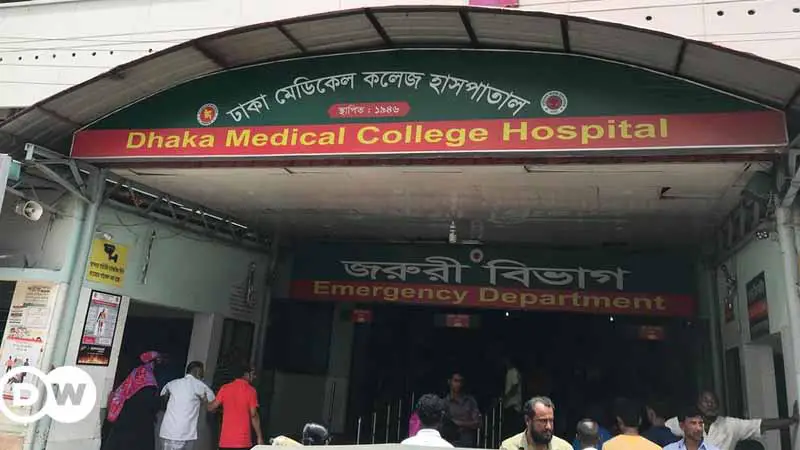 গুলিস্তানে ছাত্র-জনতার মারধরে আহত ৫ জন হাসপাতালে গুলিস্তানে ছাত্র-জনতার মারধরে আহত ৫ জন হাসপাতালে