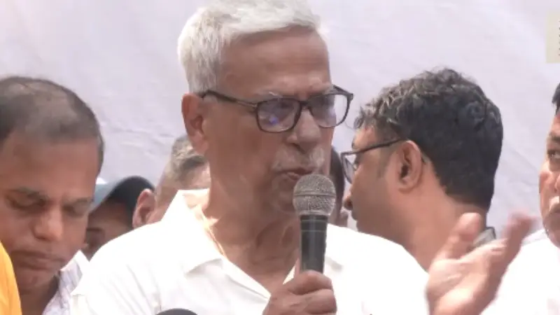 বিএনপি ক্ষমতায় এলে আওয়ামী নেতাদের ফেরত এনে বিচার করা হবে: জয়নাল আবেদীন ফারুক বিএনপি ক্ষমতায় এলে আওয়ামী নেতাদের ফেরত এনে বিচার করা হবে: জয়নাল আবেদীন ফারুক