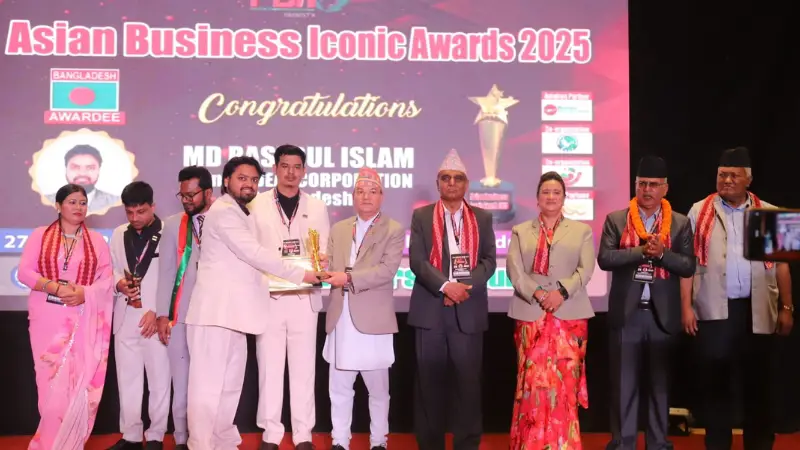 এশিয়ান বিজনেস আইকনিক অ্যাওয়ার্ড পেলেন বাংলাদেশের তরুণ উদ্যোক্তা