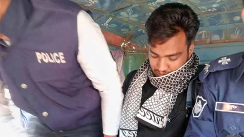 পরীক্ষার হল থেকে ছাত্রলীগ কর্মী আটক পরীক্ষার হল থেকে ছাত্রলীগ কর্মী আটক
