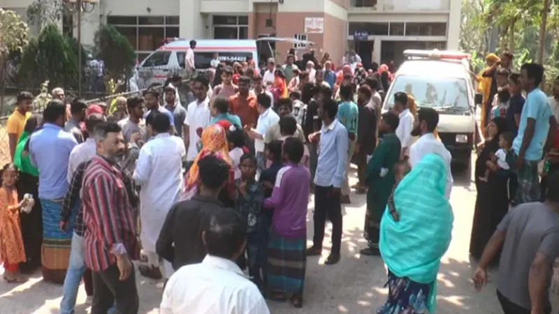 মসজিদে ঢুকে স্বেচ্ছাসেবক লীগ নেতা ও তার ভাইকে কুপিয়ে হত্যা মসজিদে ঢুকে স্বেচ্ছাসেবক লীগ নেতা ও তার ভাইকে কুপিয়ে হত্যা