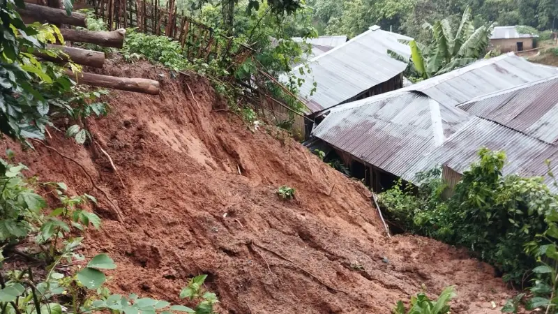 বিভিষিকাময় ৪৮ ঘণ্টা পার করে রাঙামাটির জনজীবনে স্বস্তি, তবে থেমে থেমে বৃষ্টি অব্যাহত