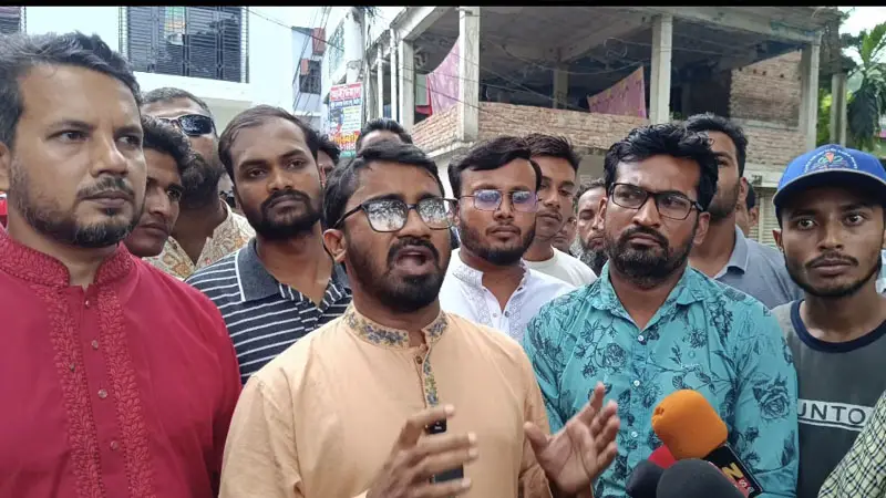 যেদিন হাসিনা পালিয়েছেন, সেদিনই আওয়ামী লীগ বিলুপ্ত: রাশেদ খান যেদিন হাসিনা পালিয়েছেন, সেদিনই আওয়ামী লীগ বিলুপ্ত: রাশেদ খান