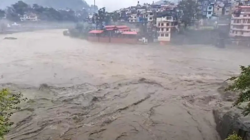 ভারতের বিভিন্ন রাজ্যে বন্যা কি বাংলাদেশের জন্যও ঝুঁকির ঘণ্টা? ভারতের বিভিন্ন রাজ্যে বন্যা কি বাংলাদেশের জন্যও ঝুঁকির ঘণ্টা?
