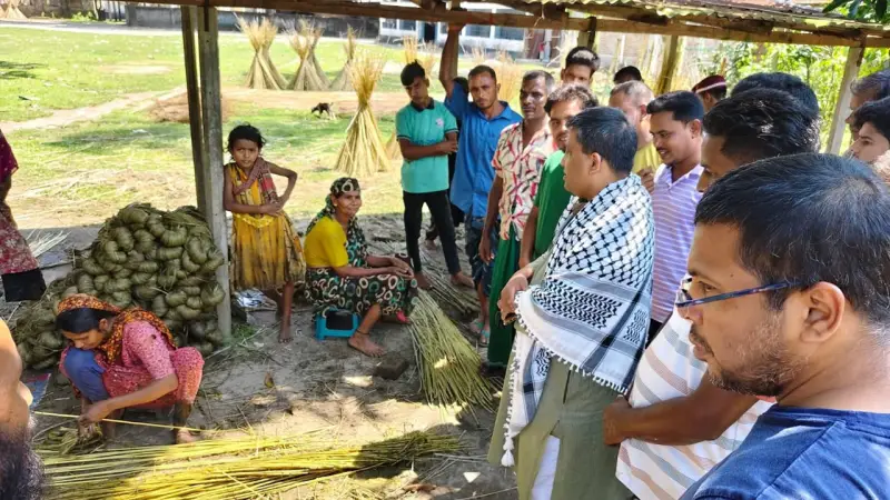পাট চাষীদের উন্নয়নের আশ্বাস দিলেন বিএনপি নেতা নওশাদ জমির পাট চাষীদের উন্নয়নের আশ্বাস দিলেন বিএনপি নেতা নওশাদ জমির