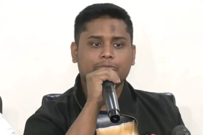 এবার হাসনাত আবদুল্লাহর ‘ফুলস্টপ’! এবার হাসনাত আবদুল্লাহর ‘ফুলস্টপ’!