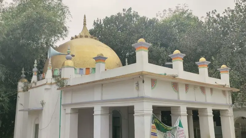 ২৩০ বছরের পুরনো ’এক গম্বুজবিশিষ্ট’ জামে মসজিদ ২৩০ বছরের পুরনো ’এক গম্বুজবিশিষ্ট’ জামে মসজিদ