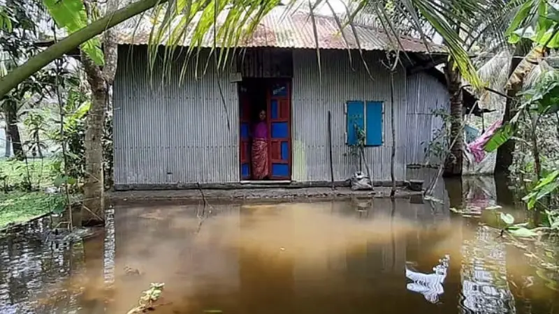 এখনো পানিবন্দি ১৭ হাজার পরিবার, ক্ষয়-ক্ষতির পরিমাণ ২৪০ কোটি এখনো পানিবন্দি ১৭ হাজার পরিবার, ক্ষয়-ক্ষতির পরিমাণ ২৪০ কোটি