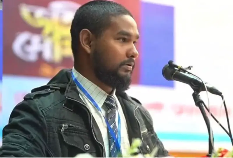পাঠ্যপুস্তকের ’মেয়ে’ গল্প নিয়ে ক্ষোভ প্রকাশ করলেন আসিফ মাহতাব পাঠ্যপুস্তকের ’মেয়ে’ গল্প নিয়ে ক্ষোভ প্রকাশ করলেন আসিফ মাহতাব