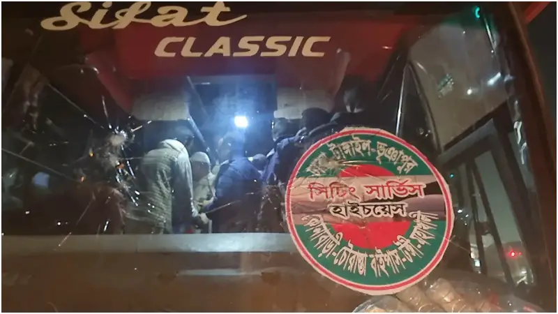 পিকনিকের বাস থেকে ‘জয় বাংলা’ স্লোগান, অতঃপর যা হলো পিকনিকের বাস থেকে ‘জয় বাংলা’ স্লোগান, অতঃপর যা হলো