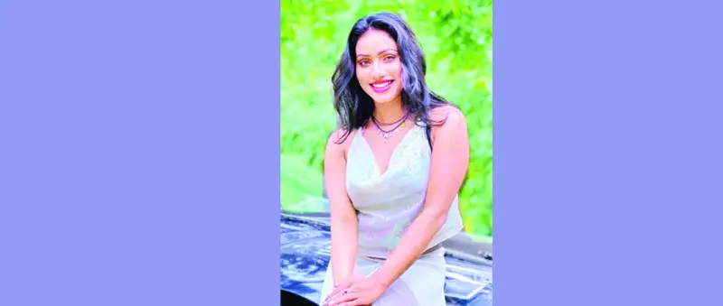মিউজিক ভিডিওতে -প্রিয়া অনন্যা মিউজিক ভিডিওতে -প্রিয়া অনন্যা