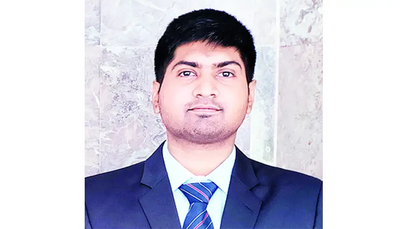 ইংরেজি এবং গণিতে পারদর্শী হতে হবে