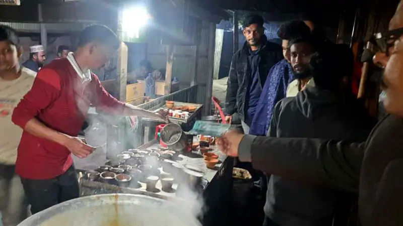 চা বিক্রি করে মাসে আয় লাখ টাকা চা বিক্রি করে মাসে আয় লাখ টাকা