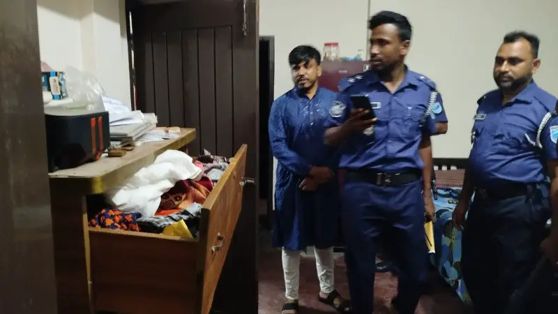 জেলা বিএনপির আহ্বায়কের বাসায় চুরি জেলা বিএনপির আহ্বায়কের বাসায় চুরি