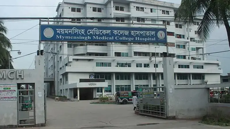 নিয়ন্ত্রণ হারিয়ে বাস মসজিদে, পিতা-পুত্র নিহত, আহত ১০ নিয়ন্ত্রণ হারিয়ে বাস মসজিদে, পিতা-পুত্র নিহত, আহত ১০