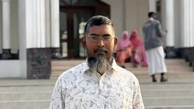 মুকসুদপুরে দুর্বৃত্তের হামলায় সাংবাদিক আহত মুকসুদপুরে দুর্বৃত্তের হামলায় সাংবাদিক আহত