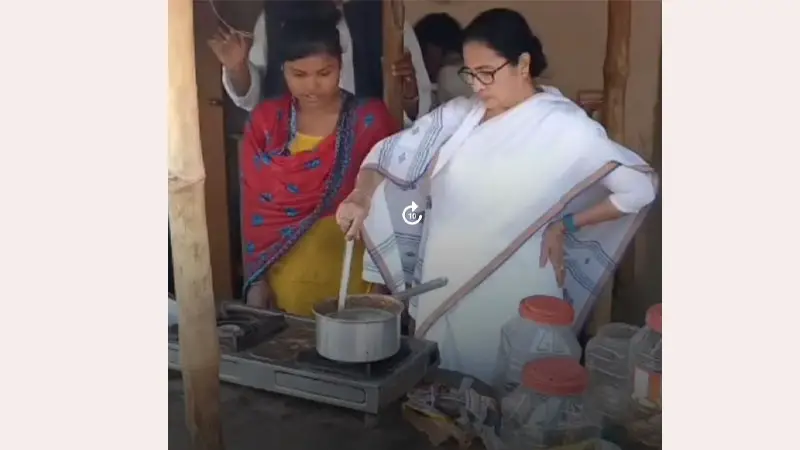 বীরভূমের আদর্শ গ্রাম যেন এক নতুন জগৎ, যে গ্রামে রান্না করেন মমতা বীরভূমের আদর্শ গ্রাম যেন এক নতুন জগৎ, যে গ্রামে রান্না করেন মমতা