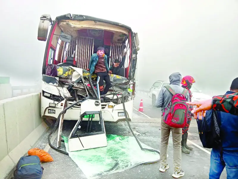 ঢাকা-ভাঙ্গা এক্সপ্রেসওয়েতে এক ঘণ্টায় ১১ দুর্ঘটনা নিহত ১, আহত ১২ ঢাকা-ভাঙ্গা এক্সপ্রেসওয়েতে এক ঘণ্টায় ১১ দুর্ঘটনা নিহত ১, আহত ১২