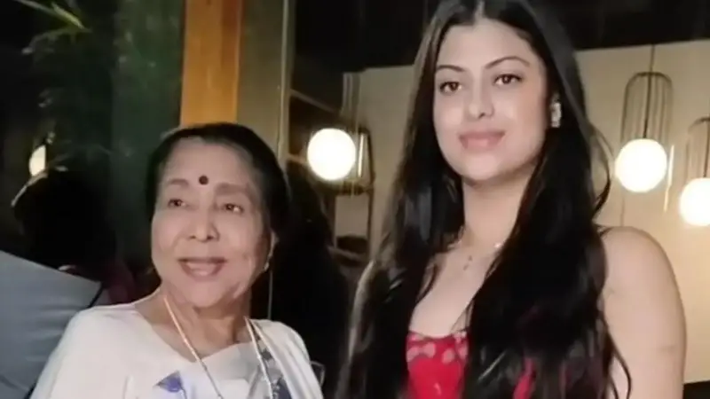 রুপালি পর্দা ও ২২ গজের প্রেম: কে জিতলেন আশা ভোঁসলের নাতনির হৃদয়? রুপালি পর্দা ও ২২ গজের প্রেম: কে জিতলেন আশা ভোঁসলের নাতনির হৃদয়?
