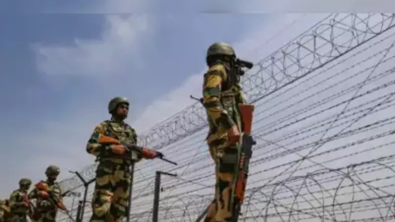 সীমান্তে গ্রামে গ্রামে সমন্বয় আলোচনা সভা করছে ভারতের বিএসএফ সীমান্তে গ্রামে গ্রামে সমন্বয় আলোচনা সভা করছে ভারতের বিএসএফ