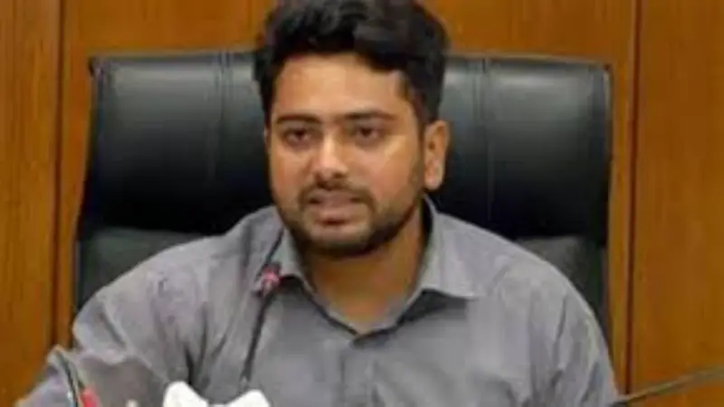 আওয়ামী লীগ আর কখনোই রাজনীতিতে ফিরতে পারবে না: নাহিদ ইসলাম আওয়ামী লীগ আর কখনোই রাজনীতিতে ফিরতে পারবে না: নাহিদ ইসলাম