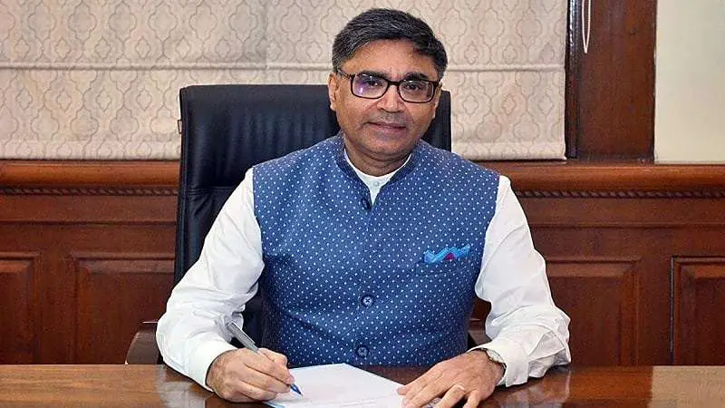 ঢাকায় পৌঁছেছেন ভারতের পররাষ্ট্রসচিব ঢাকায় পৌঁছেছেন ভারতের পররাষ্ট্রসচিব