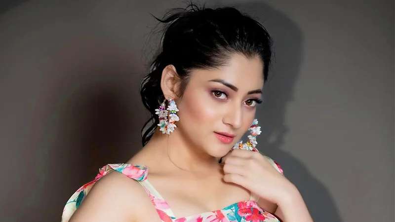 আপনি ভাই না হলে প্রেম করতাম! আপনি ভাই না হলে প্রেম করতাম!