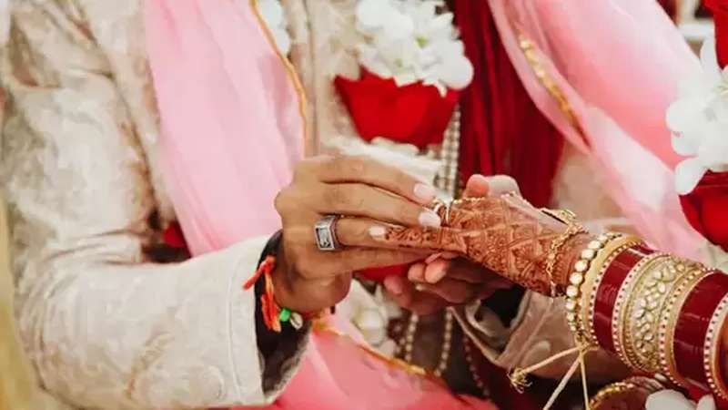 অ্যারেঞ্জ ম্যারেজ: কী কী বিষয় খেয়াল রাখা জরুরি অ্যারেঞ্জ ম্যারেজ: কী কী বিষয় খেয়াল রাখা জরুরি