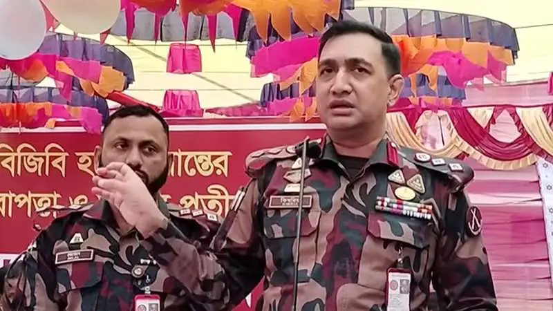 সীমান্ত শূন্যরেখায় যে নির্দেশনা দিলেন বিজিবি’র অধিনায়ক সীমান্ত শূন্যরেখায় যে নির্দেশনা দিলেন বিজিবি’র অধিনায়ক