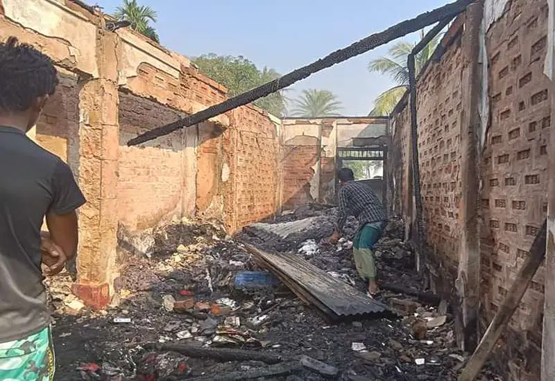 মাধবপুরে দোকান পুড়ে ছাই মাধবপুরে দোকান পুড়ে ছাই