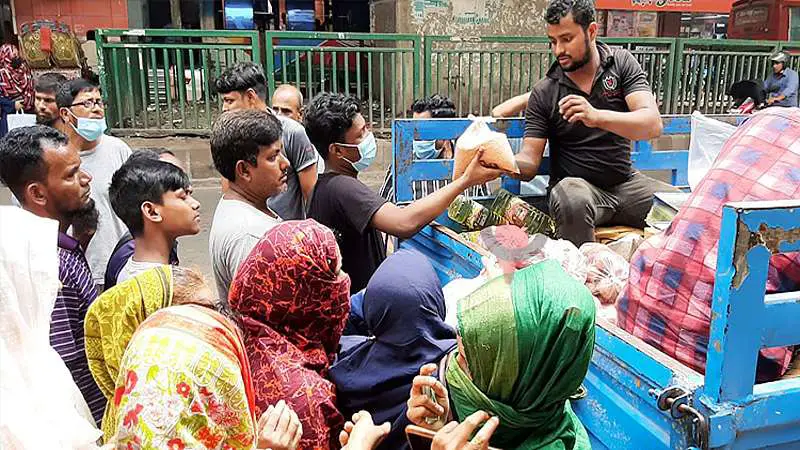 টিসিবির ৫৯০ টাকার প্যাকেজে পাওয়া যাবে অনেক কিছু টিসিবির ৫৯০ টাকার প্যাকেজে পাওয়া যাবে অনেক কিছু