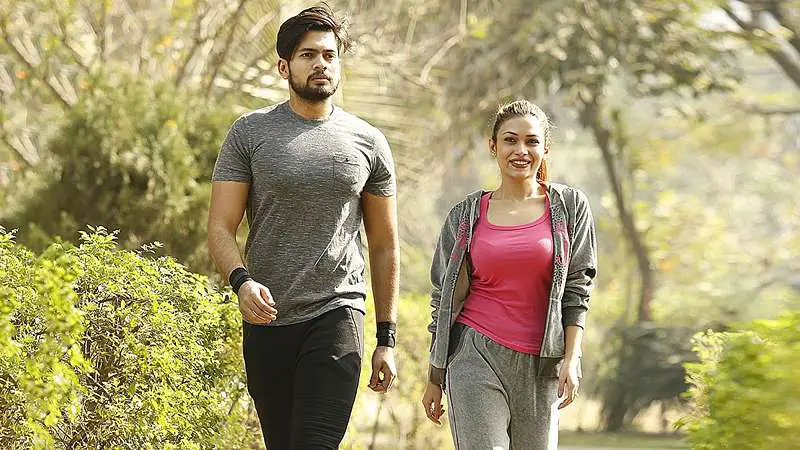 জানুন কোন বয়সে প্রতিদিন কত মিনিট হাঁটা উচিত জানুন কোন বয়সে প্রতিদিন কত মিনিট হাঁটা উচিত