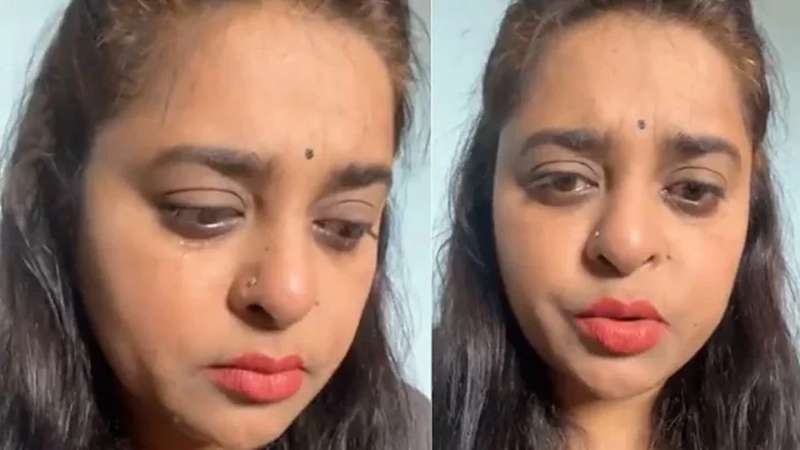 লাইভে এসে কাঁদলেন জ্যোতিকা জ্যোতি লাইভে এসে কাঁদলেন জ্যোতিকা জ্যোতি