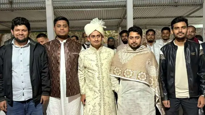 সারজিসের স্ত্রী কোরআনে হাফেজা, পর্দা মেনে তাই প্রকাশিত হয়নি ছবি সারজিসের স্ত্রী কোরআনে হাফেজা, পর্দা মেনে তাই প্রকাশিত হয়নি ছবি