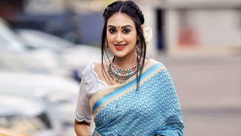 বাবা-মা বলতো তেহারি ব্যবসায়ীর সঙ্গে বিয়ে দিবে বাবা-মা বলতো তেহারি ব্যবসায়ীর সঙ্গে বিয়ে দিবে