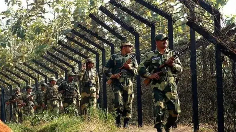 মানুষের ভারতে পালানোর তথ্য ভুল: দ্য হিন্দু মানুষের ভারতে পালানোর তথ্য ভুল: দ্য হিন্দু
