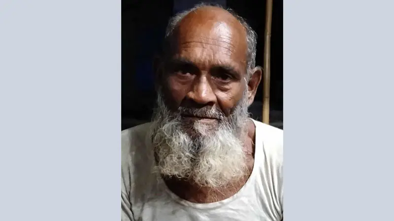 মৃত্যু সংবাদ পেলেই দা-কুড়াল হাতে হাজির হন নোরা মিয়া মৃত্যু সংবাদ পেলেই দা-কুড়াল হাতে হাজির হন নোরা মিয়া