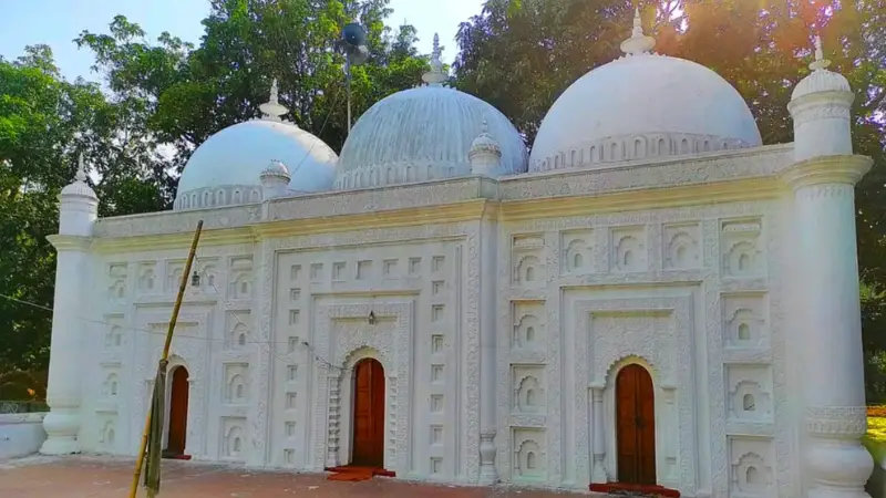 কালের সাক্ষী মিঠাপুকুরের ফুলচৌকি মসজিদ! কালের সাক্ষী মিঠাপুকুরের ফুলচৌকি মসজিদ!
