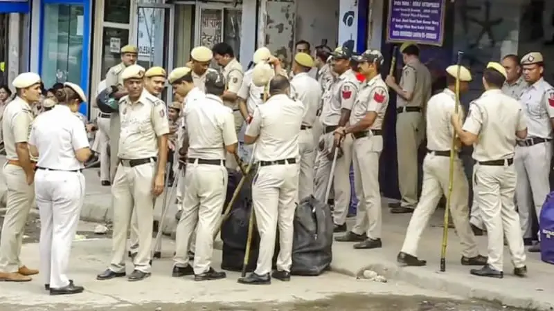 বাংলাদেশি অনুপ্রবেশকারী ধরতে দিল্লিতে অভিযান শুরু বাংলাদেশি অনুপ্রবেশকারী ধরতে দিল্লিতে অভিযান শুরু