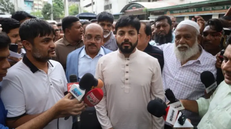 সেবা ব্যাহত করে আন্দোলনকে ভিন্ন খাতে নিতে পরিকল্পিত হামলা: ইশরাক হোসেন সেবা ব্যাহত করে আন্দোলনকে ভিন্ন খাতে নিতে পরিকল্পিত হামলা: ইশরাক হোসেন