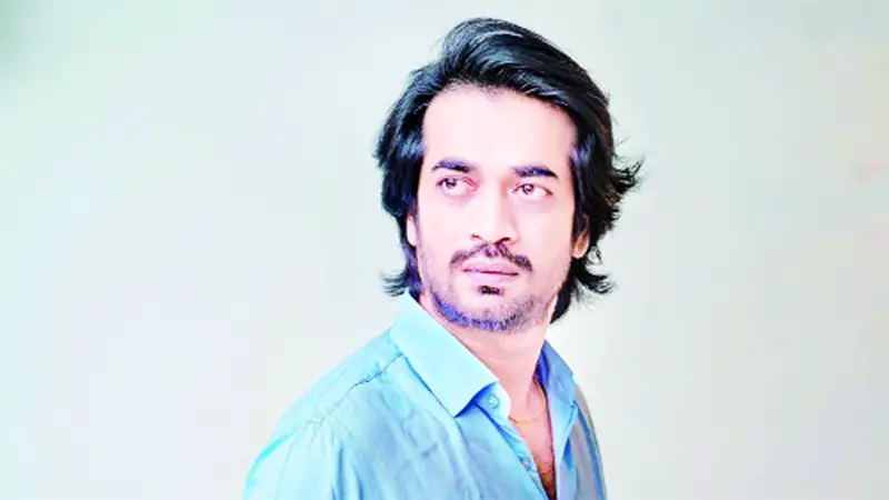 দুই ঘরে শ্যামল মাওলা