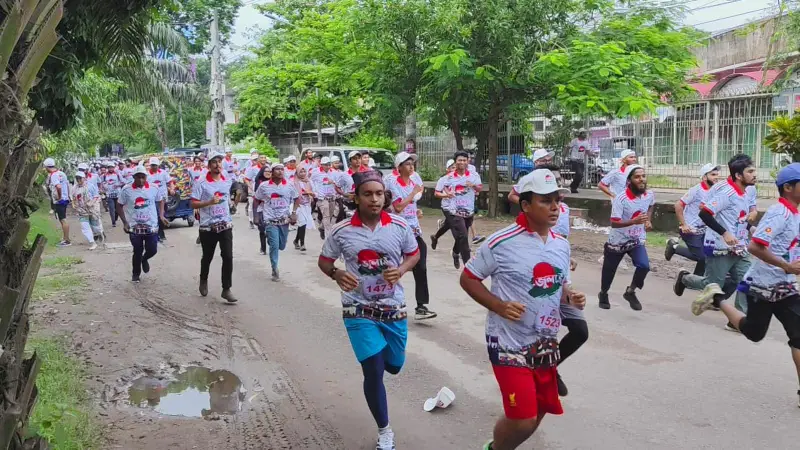 জুলাই গণঅভ্যুত্থান দিবসে কুমিল্লায় বর্ণাঢ্য প্রতীকী ম্যারাথন জুলাই গণঅভ্যুত্থান দিবসে কুমিল্লায় বর্ণাঢ্য প্রতীকী ম্যারাথন