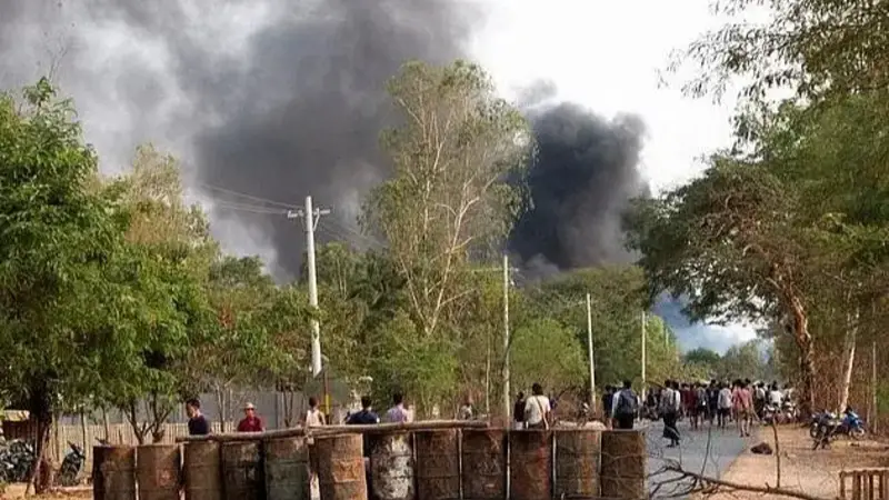 মুহুর্মুহু বিস্ফোরণে কাঁপছে টেকনাফ