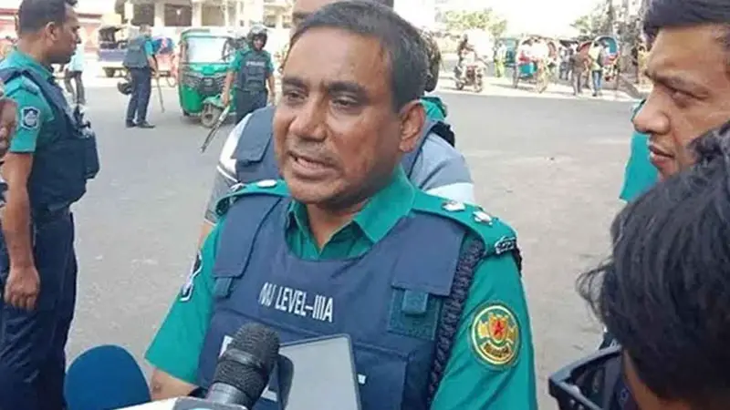 ডিসি জসীমসহ ৪ পুলিশ কর্মকর্তা বরখাস্ত ডিসি জসীমসহ ৪ পুলিশ কর্মকর্তা বরখাস্ত