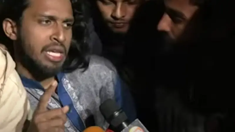লাশ হয়ে গেলেও কেউ যেন আন্দোলন থেকে সরে না দাঁড়ায় লাশ হয়ে গেলেও কেউ যেন আন্দোলন থেকে সরে না দাঁড়ায়