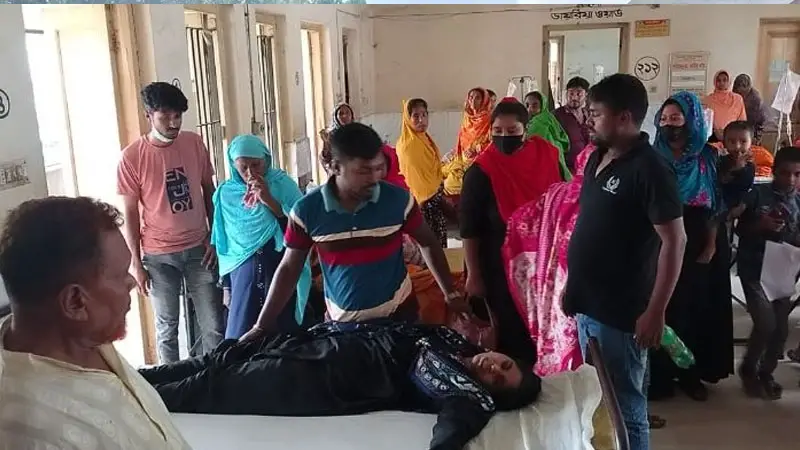 ঈশ্বরদীর ইপিজেডে ডায়রিয়ার ভয়াবহতা: হাসপাতালগুলোতে ঠাঁই নেই রোগীর ঈশ্বরদীর ইপিজেডে ডায়রিয়ার ভয়াবহতা: হাসপাতালগুলোতে ঠাঁই নেই রোগীর